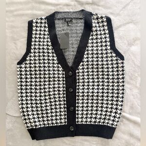 privy Black & White Houndstooth Button-Front Sweater Vest